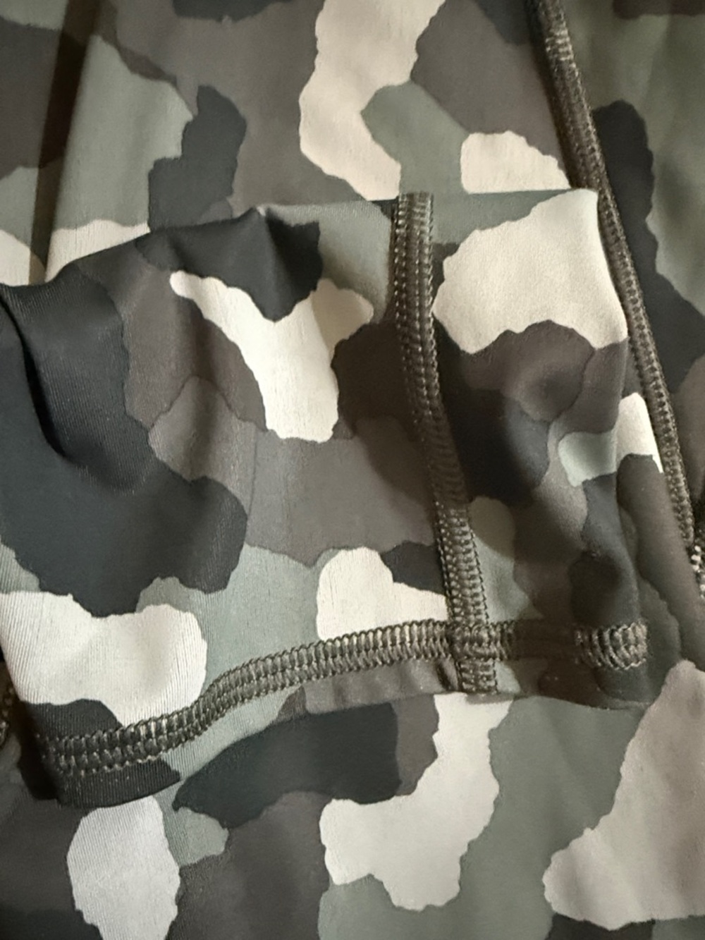 Athleta Lightning Camo 7/8 tight Camouflage Women's Leggings size M - Picture 5 of 15